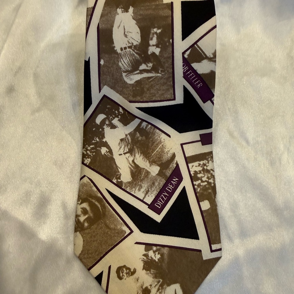 100% Silk. Baseball legends Babe Ruth, Bob Feller, Lou Gehrig, ect.made in USA